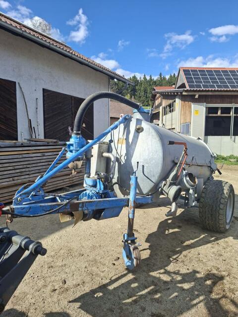 Güllefass Bauer 2.200 l