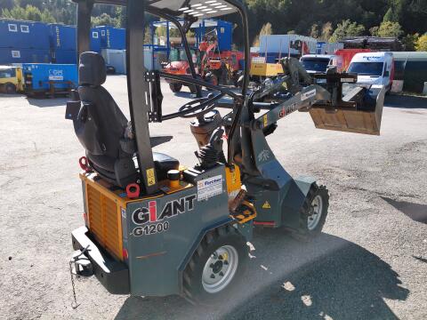 GIANT G1200