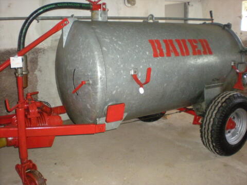 Güllefass 3.200 l und 2.200 l Bauer