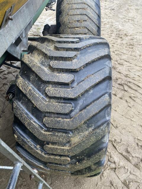 560/45R22.5