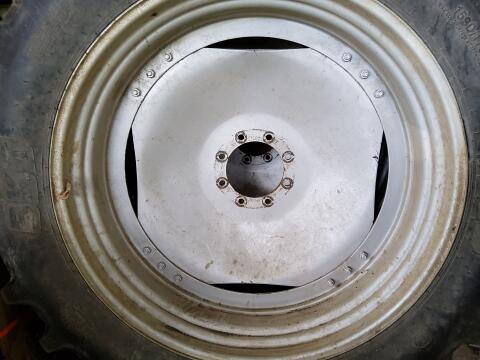 Kompletträder 420/80R46