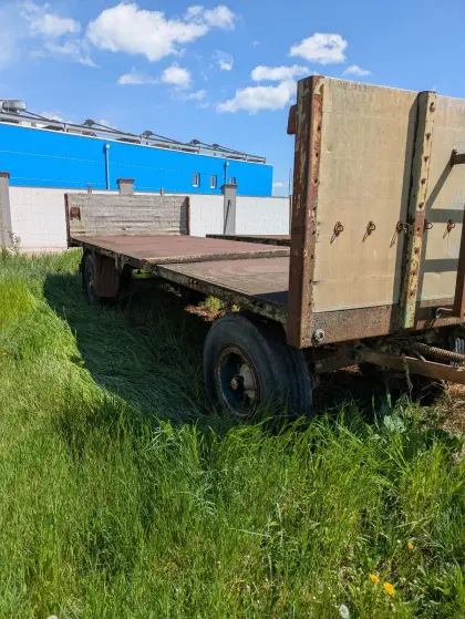 Plattoanhänger 2-Achs und 3-Achs