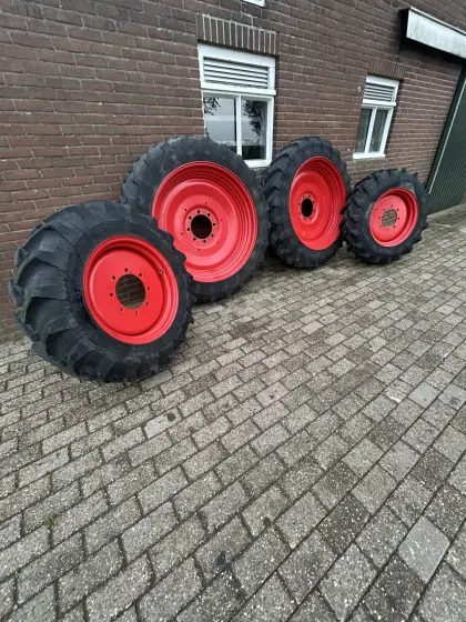 Pflegeräder für Fendt 200 Vario