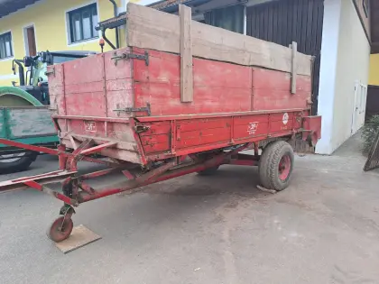 JF Miststreuer / Häckselwagen