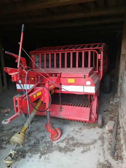 Verkaufe Pöttinger Ladewagen Tieflader Trend 2