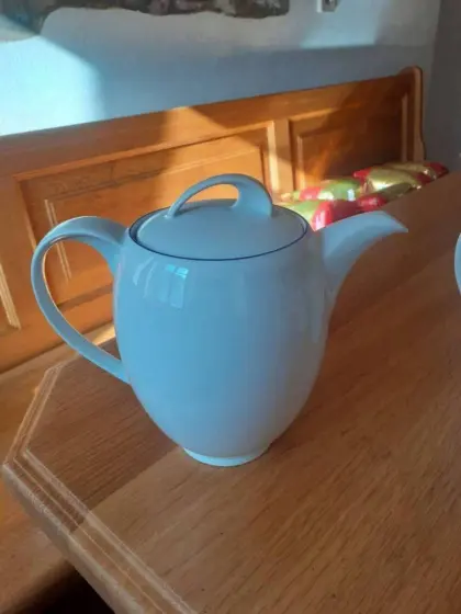 Kännchen und Tassen