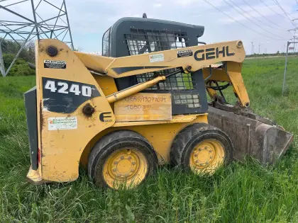 Gehl 4240