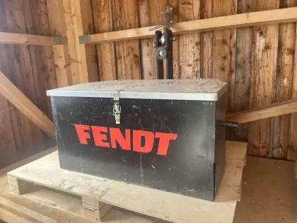 Frontkiste Fendt