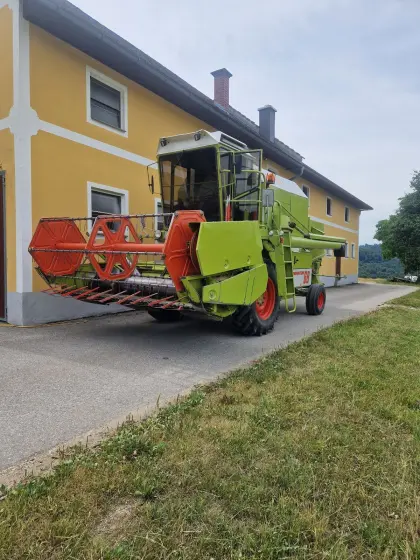 Claas Dominator 68