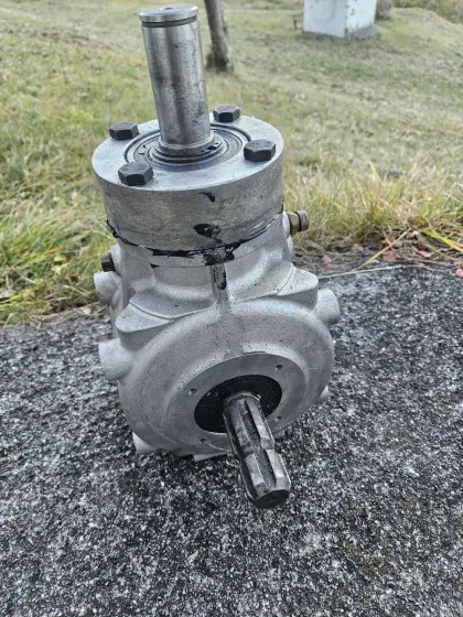 Pöttinger Novaalpin 266T Winkelgetriebe