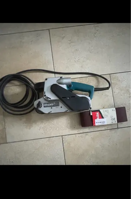 Makita 9903 Bandschleifer/Schleifmaschine