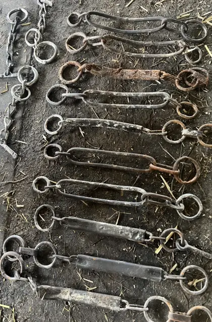 Bügel und Ketten