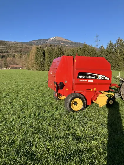 Presse New Holland 548 CC