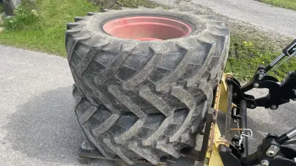 2 Stk. (Fendt) 18x28 10 Lochfelgen jeweils mit Reifen