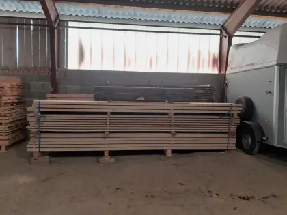 Schnittholz Eiche und Lärche