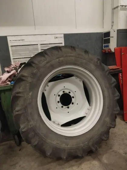 Reifen Felgen Steyr 8110