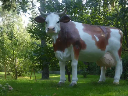 Kuh lebensgroß von der Alm / 3D HAEIGEMO / dekomitpfiff.de