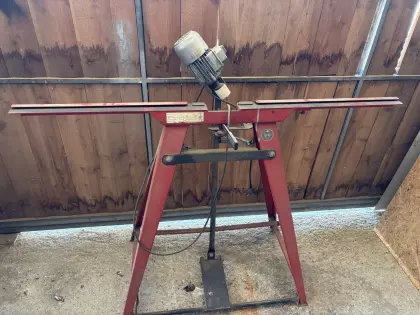 Schleifmaschine für Motormäher