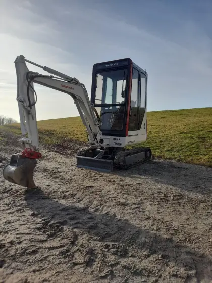Bagger Takeuchi TB015