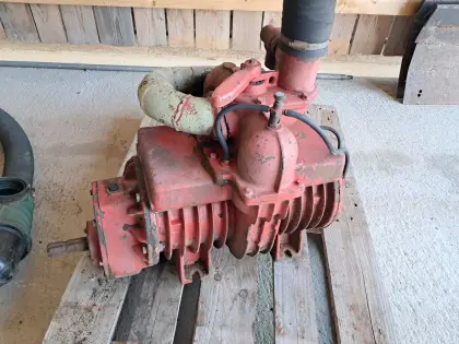 Güllefass Pumpe mit Zubehör