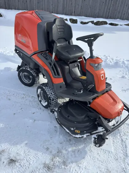 Husqvarna Collect Rider 320 AWD