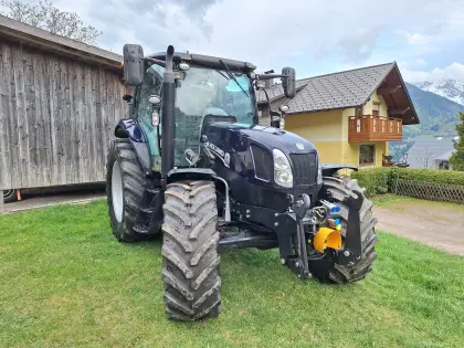New Holland T6030