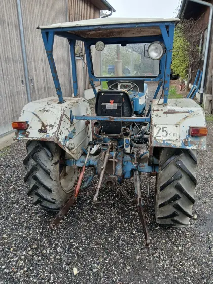 Traktor Ford 3000