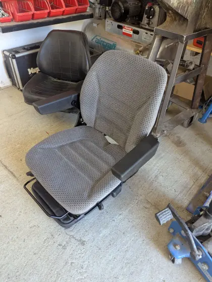 Schleppersitz Star luftgefedert NEU