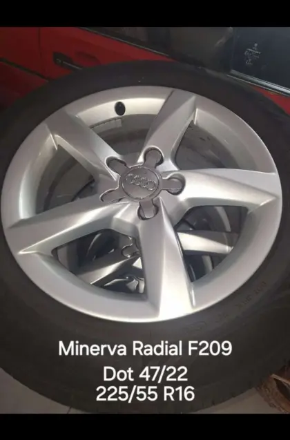 Verkaufe neuw. Original Audi Alufelgen mit Sommerreifen