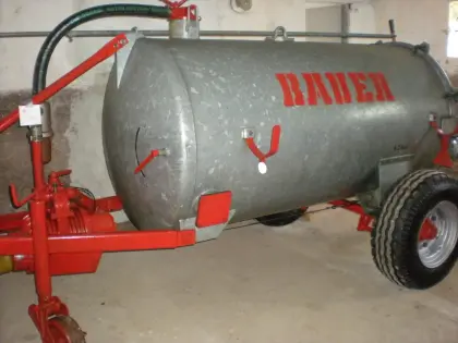 Güllefass 3.200 l und 2.200 l Bauer