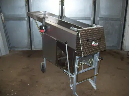 Brennknecht Vogelbeerputzmaschine