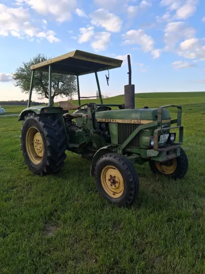 John Deere 1030 LS mit Frontlader