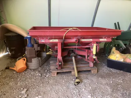 Düngerstreuer Lely