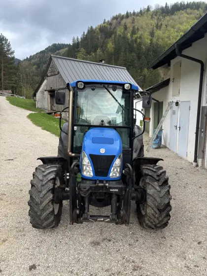 New Holland T4020
