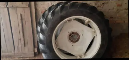 Traktorreifen 13/6R36 mit Felgen