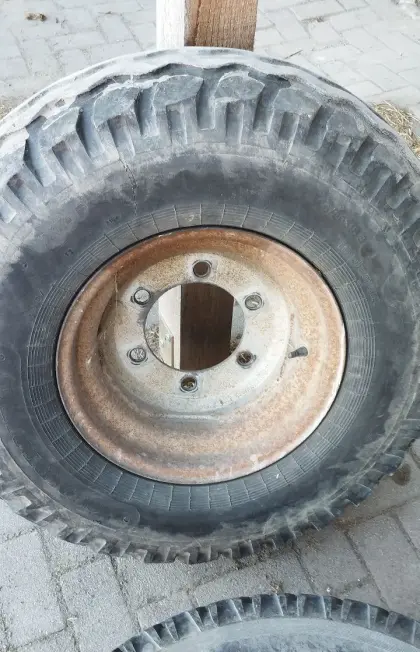 Anhänger komplett Räder