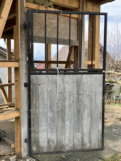 Pferdestalltüren in Stahl, Holz