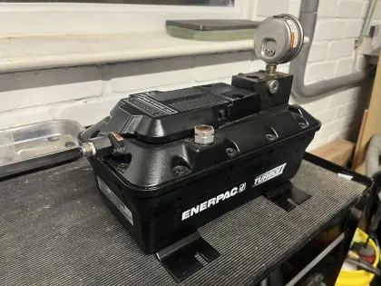 Enerpac Turbo 2 PACG3002PB Hydraulikpumpe