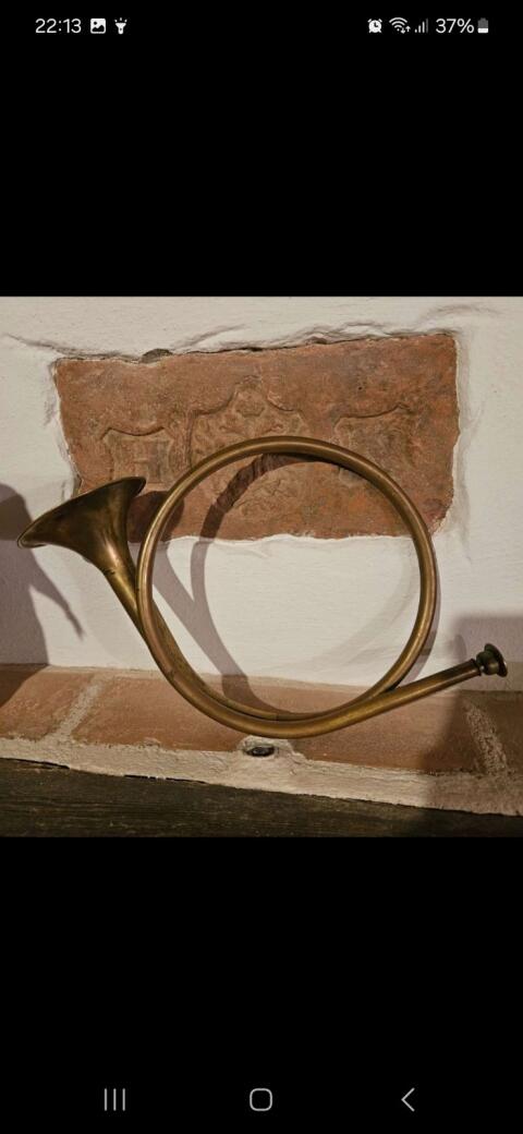 Altes kleines Post-Jagdhorn