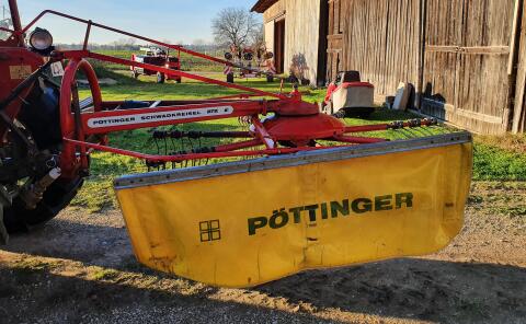 Pöttinger Kreiselheuer 272