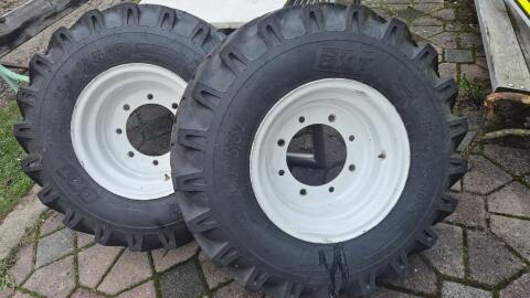 2x Reifen mit Felgen