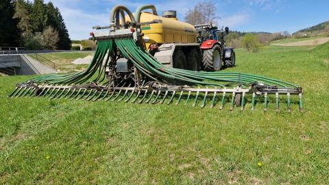 Zunhammer Güllefass MK 14 PUL mit Schleppschuhverteiler