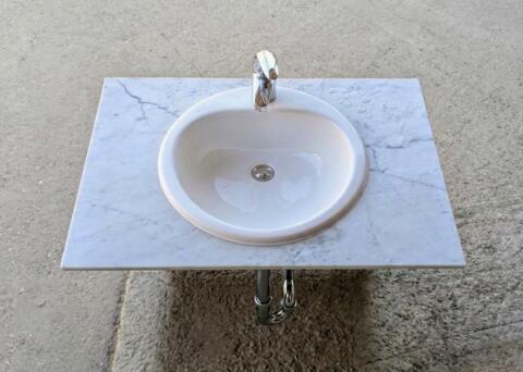 2 Waschtische in Marmorplatte eingelassen