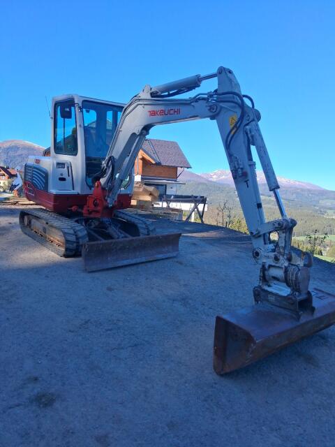 Takeuchi TB 235 Powertilt