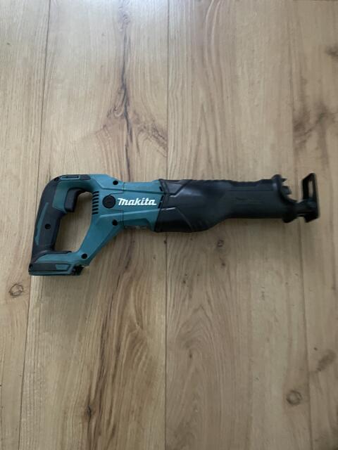 Makita DJR 186, 18 V Akku-Säbelsäge