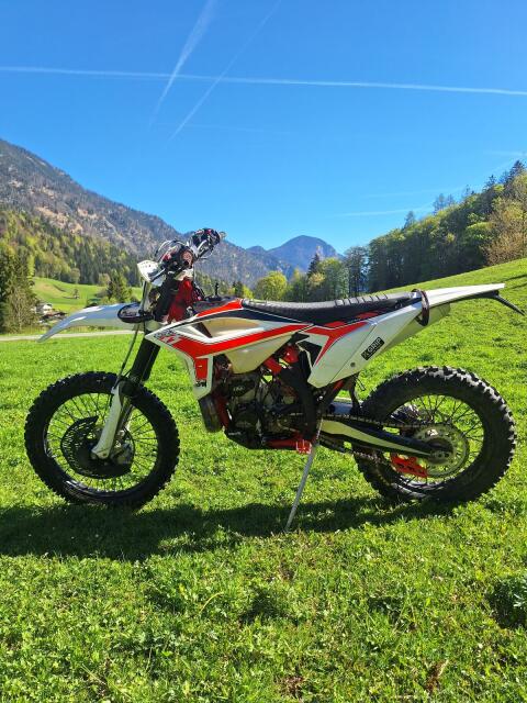 Beta RR 300