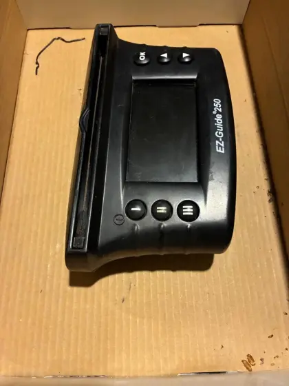 Trimble EZ Guide 250 mit AG15 GPS-System