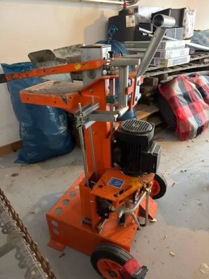 Posch Spaltaxt 6 t Holzspalter