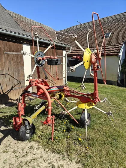 Pöttinger HIT 54 N Kreiselheuer, Zetter