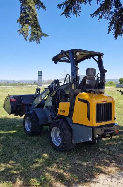 Hoflader Giant D337T